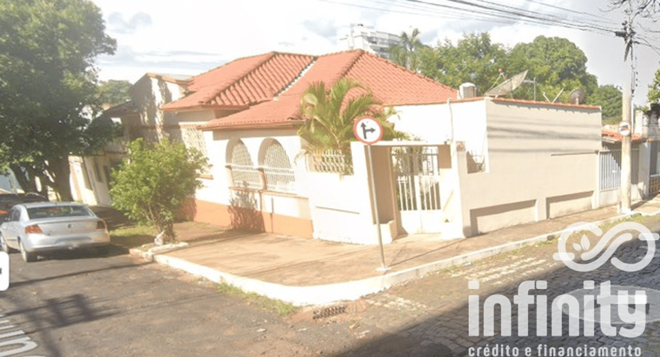 Foto 1 de 5: Casa 04 Quartos - Bairro Centro (Araguari-MG)