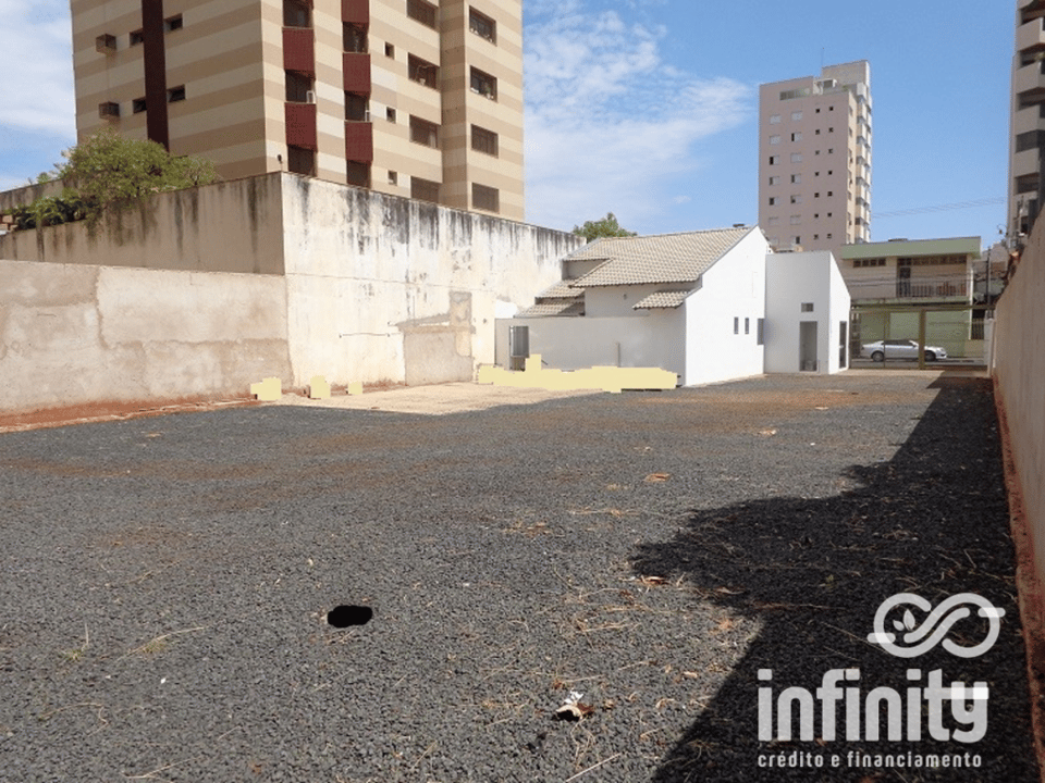 Foto 3 de 7: Terreno 704m² - Bairro Martins