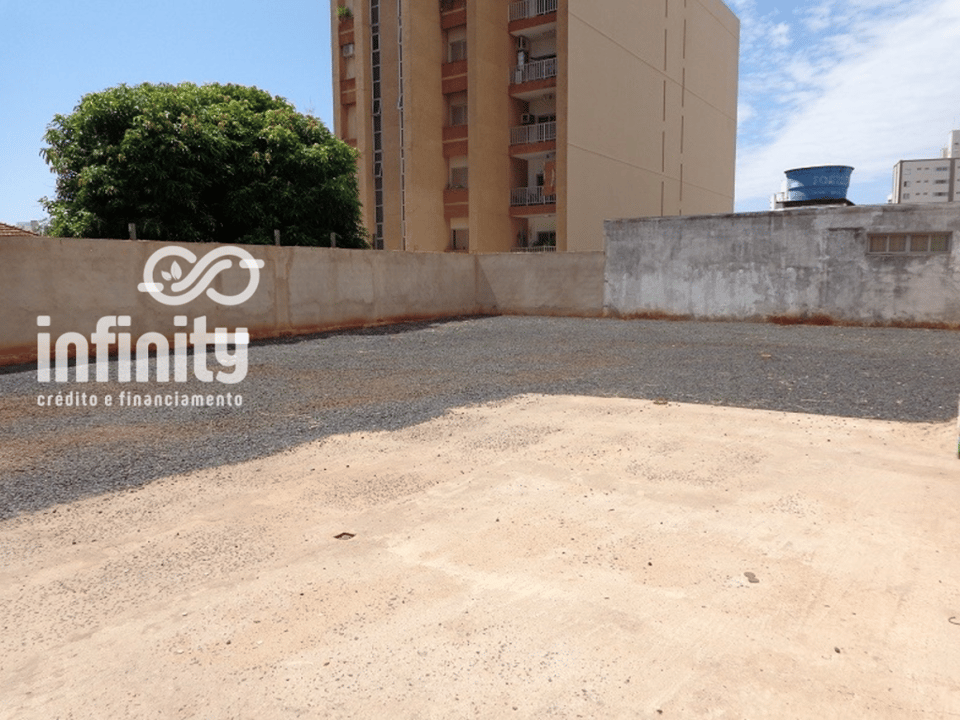 Foto 7 de 7: Terreno 704m² - Bairro Martins